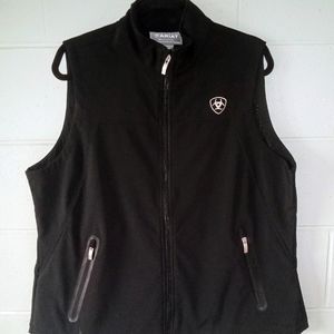 NEW WOMENS ARIAT VEST
